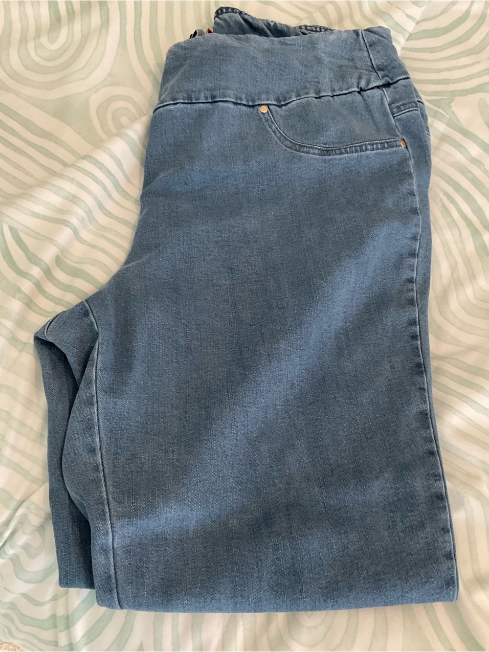 Ruby Rd. Light Blue Embroidered Cropped Jeans SHIPS NOW NEW! - Picture 2 of 9